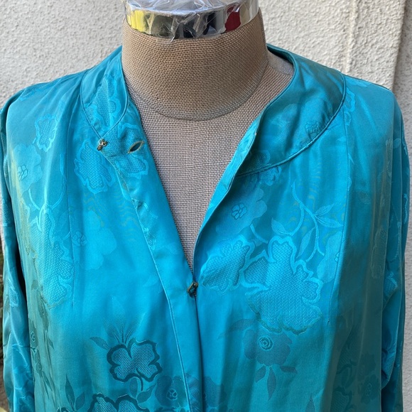 Saks Fifth Ave 100% silk 70’s vintage stunning button down dress or coverup. - Picture 5 of 16